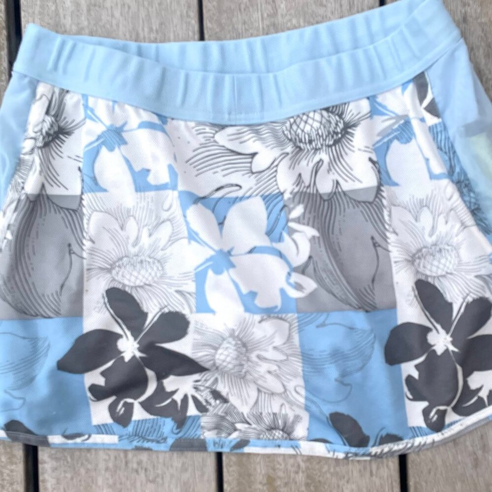Brooks Women's Small/Medium Floral Blue/White/Grey Athletic Skirt/Shorts
